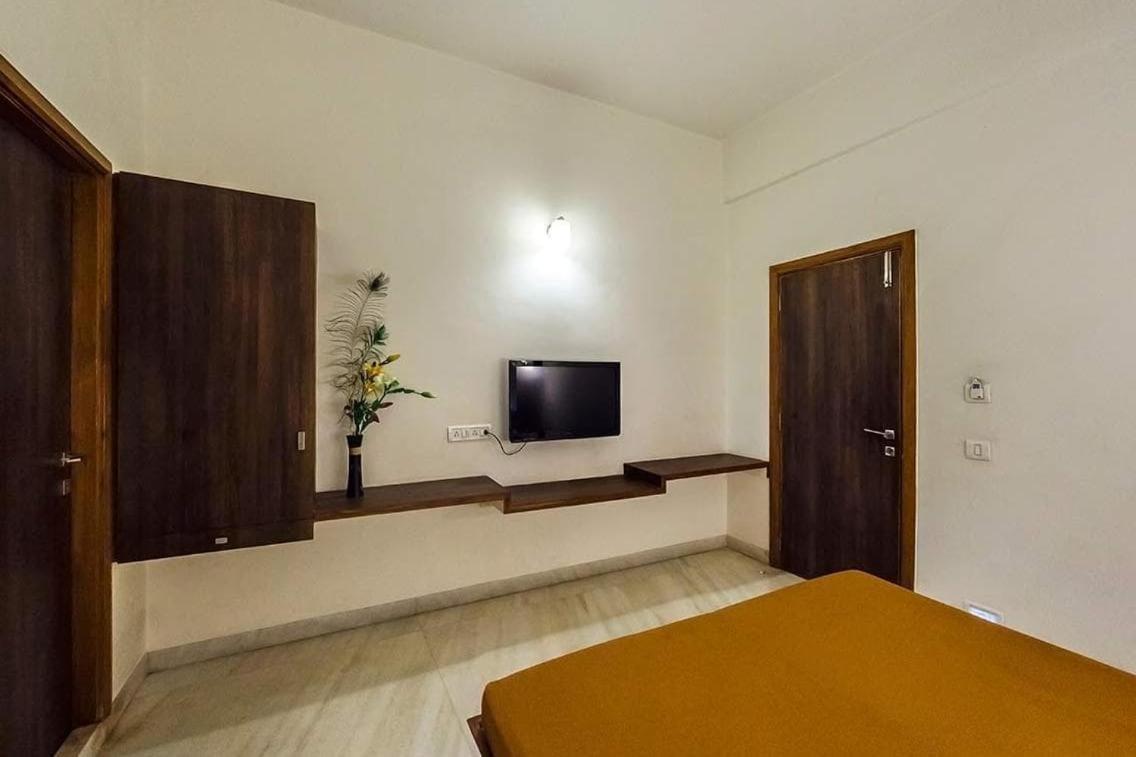 Hotel Grand 3D Bhuj Exteriör bild